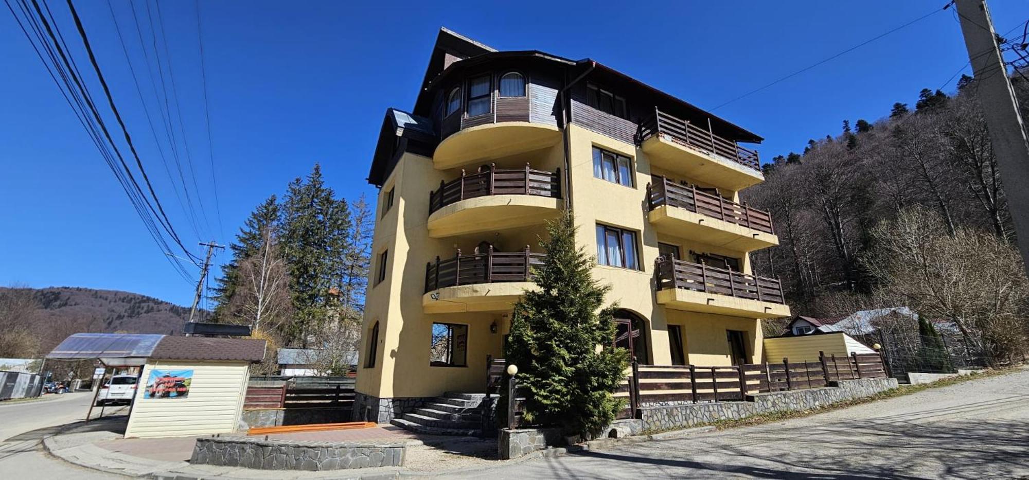 Pensiunea Clasic Буштени Экстерьер фото
